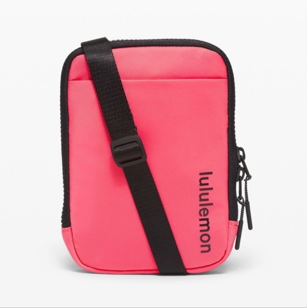 Lululemon EASY ACESS Crossbody Bag